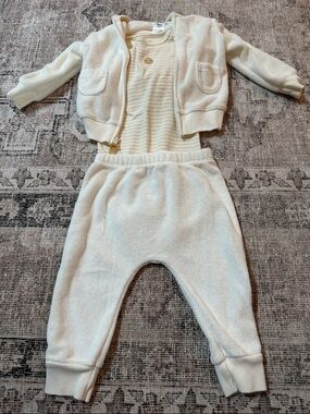 Carter's Light Yellow Duck Set